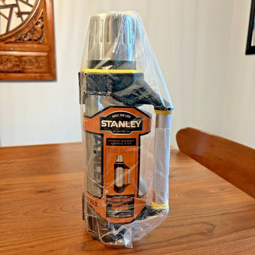 New Stanley Aladdin The Bolt Stainless Steel Vacuum Thermos With Handle 1.1Qt/1L